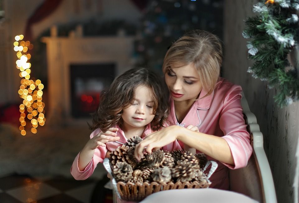 mom and daughter