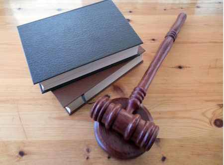 law books &amp; gavel